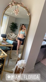 Amanda Cerny feet photo thumbnail