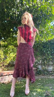Sabrina Carpenter feet photo thumbnail