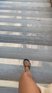 Isis Valverde feet photo thumbnail