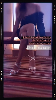 Juliana Paes feet photo thumbnail