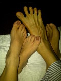 Andrea Legarreta feet photo thumbnail