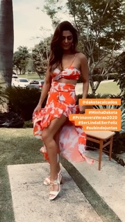 Juliana Paes feet photo thumbnail