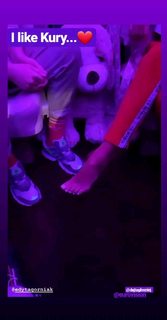 Edyta Górniak feet photo thumbnail
