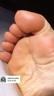 Alaine Crissiê feet photo thumbnail