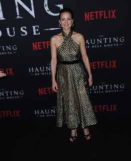 Carla Gugino feet photo thumbnail