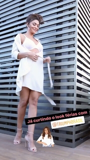 Juliana Paes feet photo thumbnail