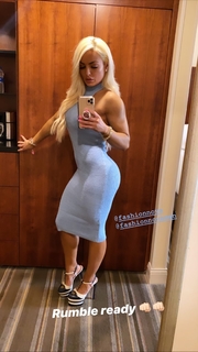 Amanda Saccomanno feet photo thumbnail