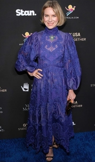 Naomi Watts feet photo thumbnail