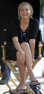 Mandy Moore feet photo thumbnail
