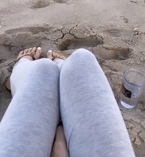 Amanda Cerny feet photo thumbnail