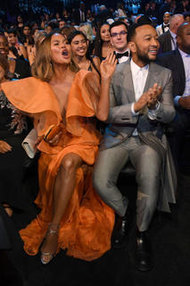 Chrissy Teigen feet photo thumbnail