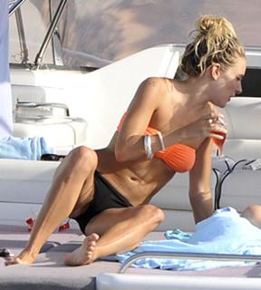 Sienna Miller feet photo thumbnail