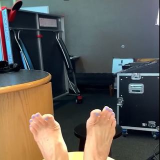 Kyle Unfug feet photo thumbnail