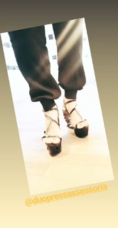 Lívia Andrade feet photo thumbnail