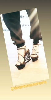 Lívia Andrade feet photo thumbnail