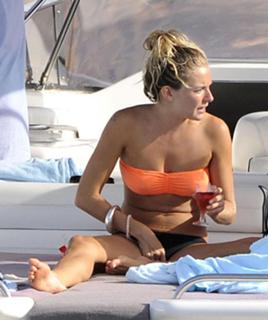Sienna Miller feet photo thumbnail