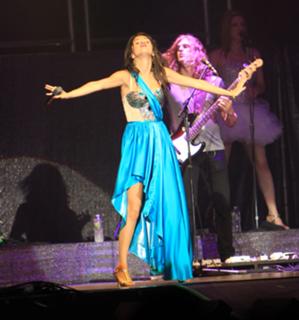 Selena Gomez feet photo thumbnail