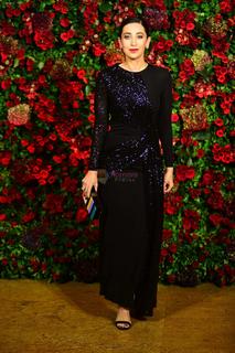 Karisma Kapoor feet photo thumbnail
