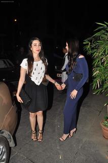 Karisma Kapoor feet photo thumbnail