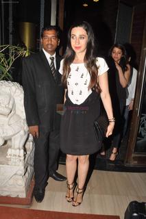 Karisma Kapoor feet photo thumbnail