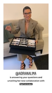 Adriana Lima feet photo thumbnail