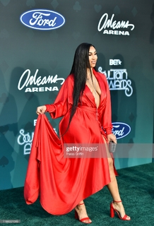 Queen Naija feet photo thumbnail