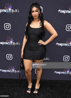 Queen Naija feet photo thumbnail