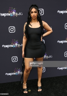 Queen Naija feet photo thumbnail