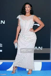 Queen Naija feet photo thumbnail