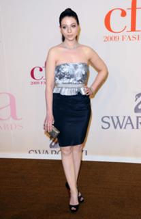 Michelle Trachtenberg feet photo thumbnail