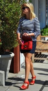 Reese Witherspoon feet photo thumbnail