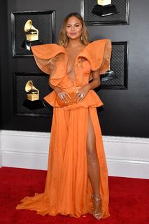 Chrissy Teigen feet photo thumbnail