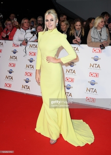 Pixie Lott feet photo thumbnail