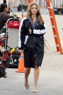 AnnaLynne McCord feet photo thumbnail
