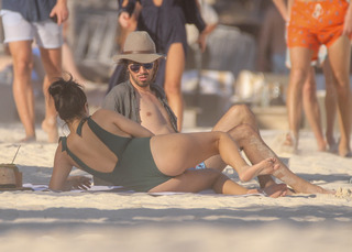 Maite Perroni feet photo thumbnail