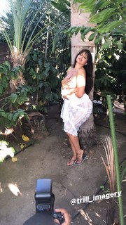 Vida Guerra feet photo thumbnail