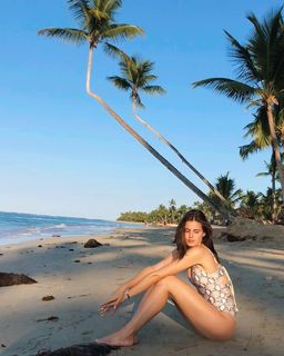 Camila Queiroz feet photo thumbnail