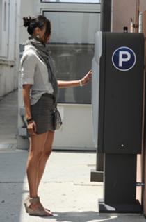 Zoe Saldana feet photo thumbnail