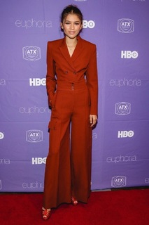 Zendaya feet photo thumbnail