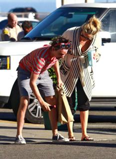 Kate Hudson feet photo thumbnail