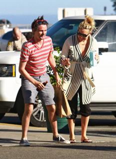 Kate Hudson feet photo thumbnail