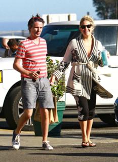 Kate Hudson feet photo thumbnail