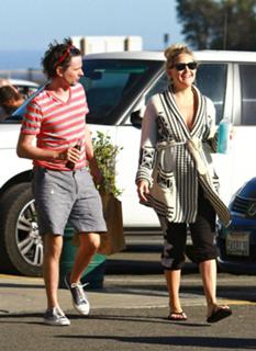 Kate Hudson feet photo thumbnail