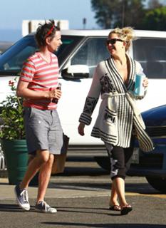 Kate Hudson feet photo thumbnail