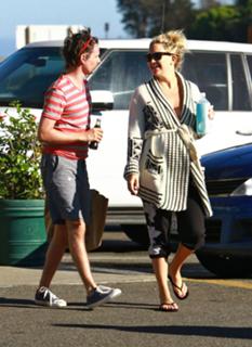 Kate Hudson feet photo thumbnail