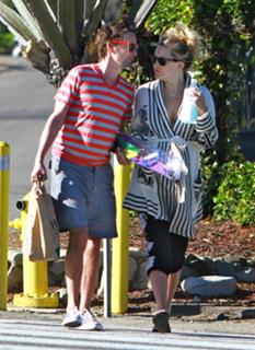 Kate Hudson feet photo thumbnail