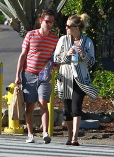 Kate Hudson feet photo thumbnail