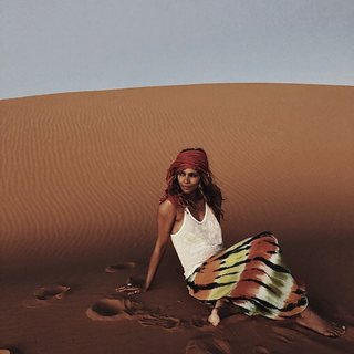 Halle Berry feet photo thumbnail