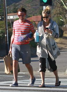 Kate Hudson feet photo thumbnail