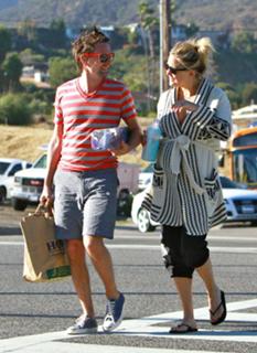 Kate Hudson feet photo thumbnail